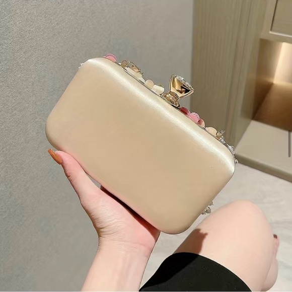 Jane Chic Designs Light Pink Blooming Bliss Clutch - Picture 2 of 11